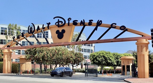 Disney California Adventure 입구